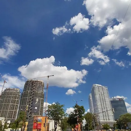 アパート White With Ac By Kovee ブラチスラヴァ