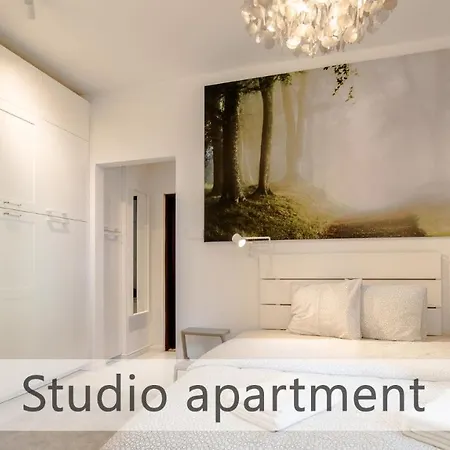 White With Ac By Kovee ブラチスラヴァ